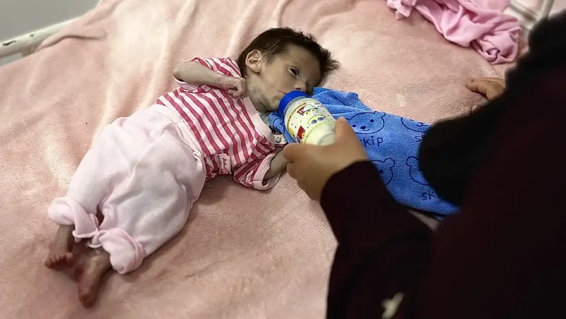 Gazze'de bebekler açlık yüzünden can veriyor!
