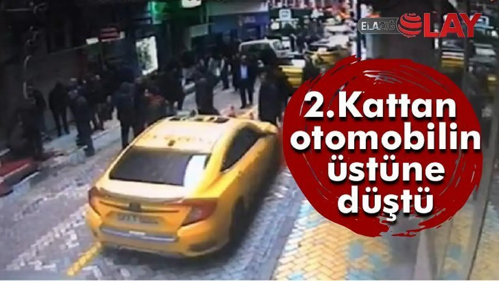 2. Kattan otomobilin üstüne düştü