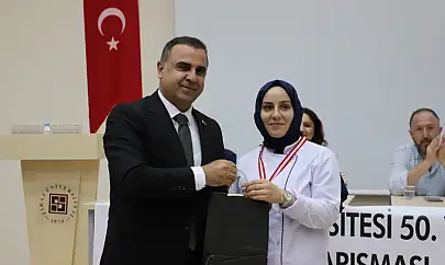 Fırat Üniversitesi'nde 'Elazığ Şefini Seçiyor' yemek yarışmalarının ödül töreni
