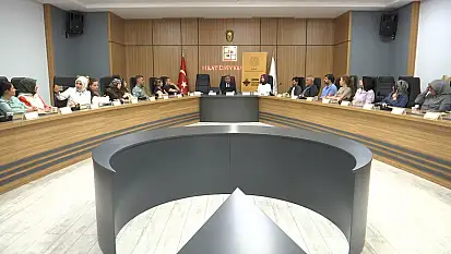 Prof. Gömleksiz'den, 'Şehir ve Eğitim' konulu sunum