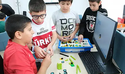 Elazığ Belediyesi Dijital Gençlik Merkezi'nde eğitimler başladı