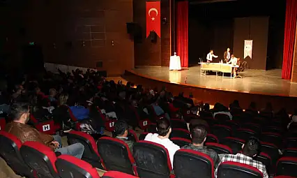 Elazığ'da 'Metot' adlı tiyatro oyunu sahnelendi