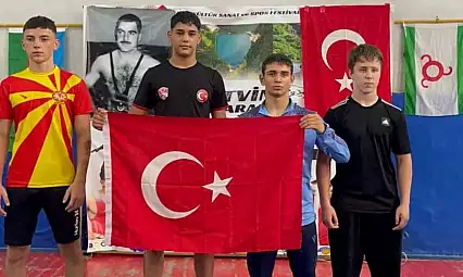 Genç pehlivanlardan uluslararası başarı