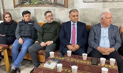 Korkmaz, Edebiyat Akademisi eğitimi verdi