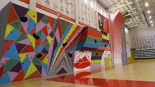 15 Temmuz Spor Salonu'nda bakım onarım çalışmaları sona erdi