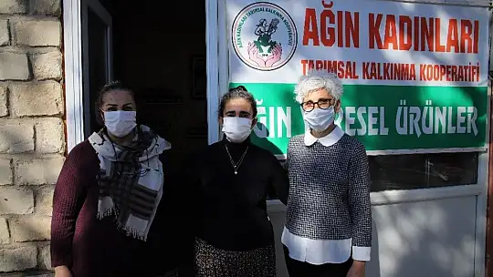28 kadın bir araya geldi, yöresel ürünlerle pazara girdi