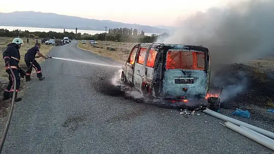 Ticari Araç Alev Alev Yandı