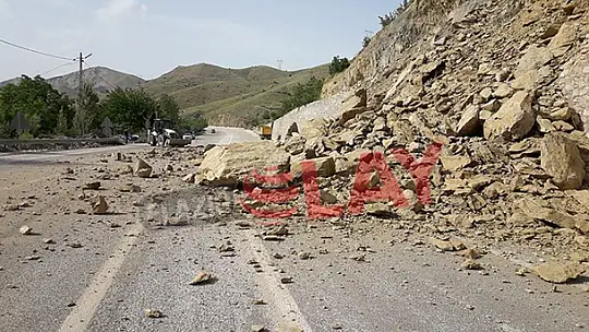 Keban'da heyelan