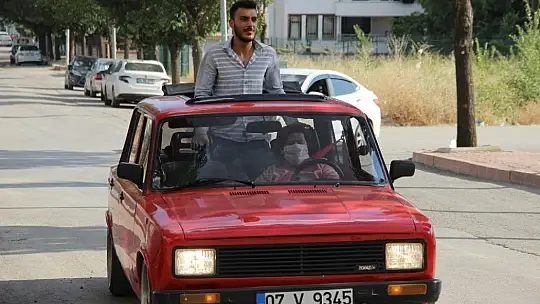 92 model Serçe'ye 45 bin TL verdi, adını da 'koronasavar' koydu