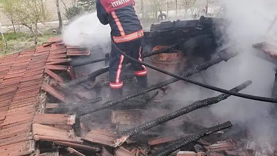 Çatı Yangını Korkuttu