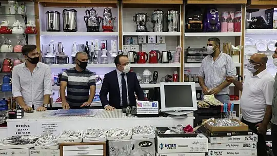 Vali Erkaya Yırık'tan Esnafa Bayram Ziyareti