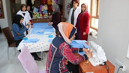 Hastanede Maske Üretilmeye Başlandı