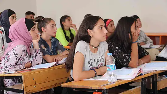 Ahıska Türkleri, öz vatanlarında Türkçe okuma ve yazma öğreniyor