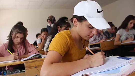 Ahıska Türkleri, öz vatanlarında Türkçe okuma ve yazma öğreniyor