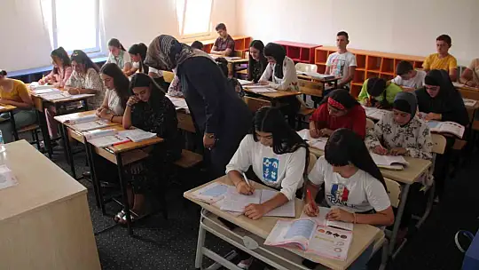 Ahıska Türkleri, öz vatanlarında Türkçe okuma ve yazma öğreniyor