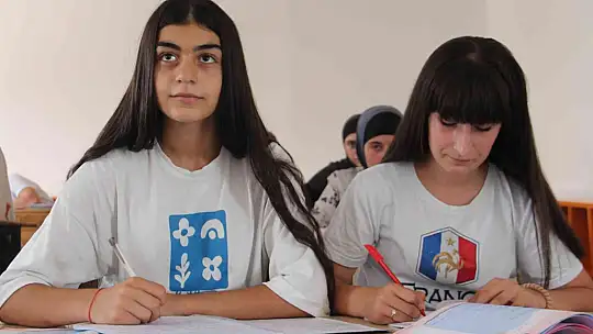 Ahıska Türkleri, öz vatanlarında Türkçe okuma ve yazma öğreniyor