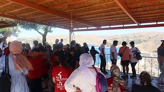 Ankara'dan gelen gençler Elazığ'ı gezdi