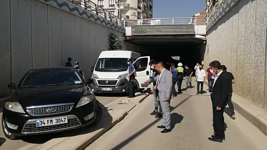 Bakan konvoyunda kaza