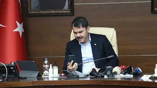 Bakan Kurum, öğretmeni ile görüntülü görüştü
