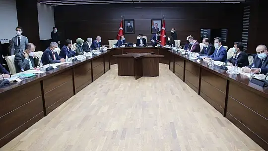 Bakan Kurum, öğretmeni ile görüntülü görüştü