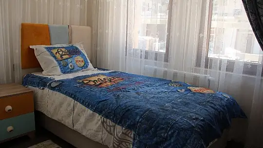 Bakan Kurum, şantiyeye dönen Elazığ'da deprem konutlarını inceledi