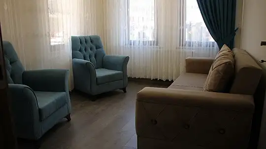 Bakan Kurum, şantiyeye dönen Elazığ'da deprem konutlarını inceledi
