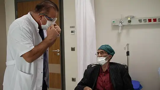 Covid-19'u yenen doktor, Maske ve Karantina uyarısı yaptı