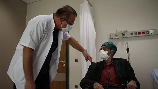 Covid-19'u yenen doktor, Maske ve Karantina uyarısı yaptı