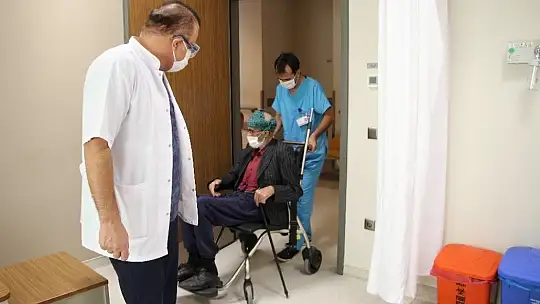 Covid-19'u yenen doktor, Maske ve Karantina uyarısı yaptı