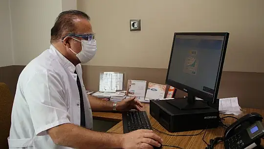 Covid-19'u yenen doktor, Maske ve Karantina uyarısı yaptı