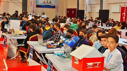 Dene yap proje şenliğiyle genç yetenekler iş başında