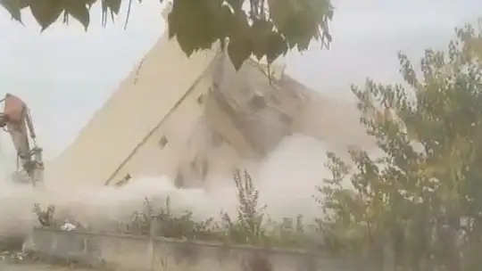 Deprem bölgesi Elazığ'da binalar böyle yıkıldı