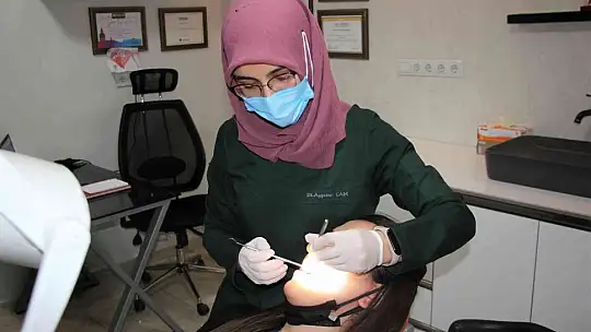 Diş hekimi Ayşenur Çam: 'Ramazan ayında da dişler günde iki kez fırçalanmalı'
