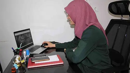 Diş hekimi Ayşenur Çam: 'Ramazan ayında da dişler günde iki kez fırçalanmalı'