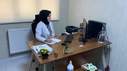 Diyetisyen Gülben Uç: 'Günde ortalama 3 litre su tüketilmelidir'
