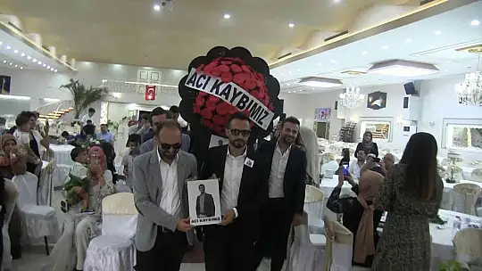 Düğünde damada cenaze töreni düzenlendi, davetliler büyük şaşkınlık yaşadı