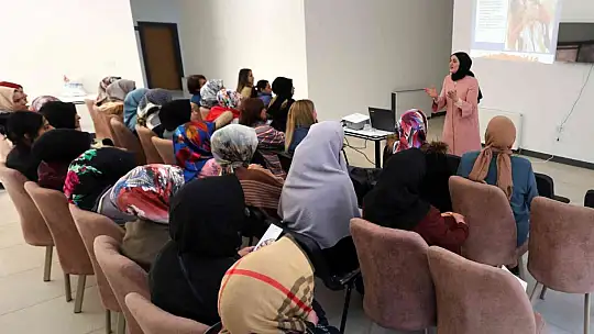 Elazığ Belediyesi'nden aile içi iletişim semineri