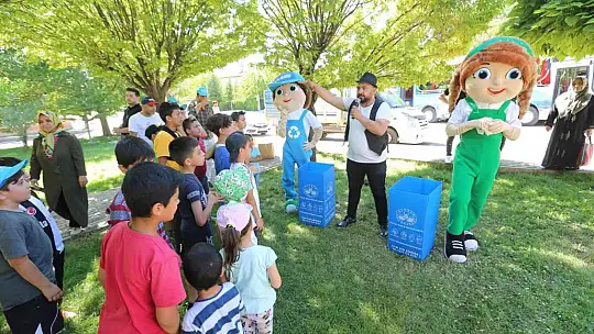 Elazığ çocuklar hem çevreyi temizledi hem eğlendi
