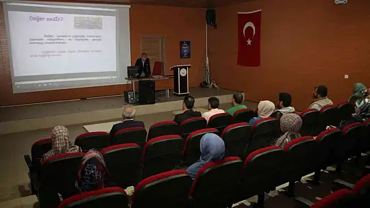Elazığ'da ailelere 'Değerler Eğitimi' eğitimi verildi