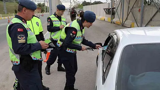 Elazığ'da 'Emniyet Kemeri' uygulaması