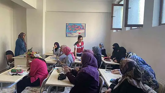 Elazığ'da 'En İyi Narkotik Polisi Anne' projesi