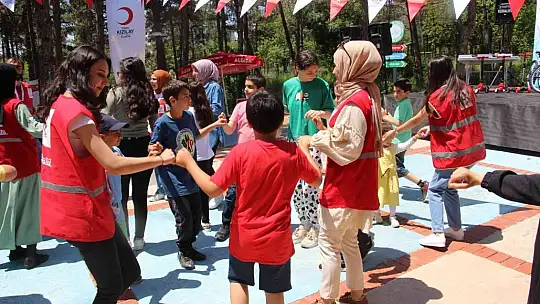 Elazığ'da 'Hayalimle Dönüşen Oyuncak Projesi'nde dereceye girenler ödüllendirildi
