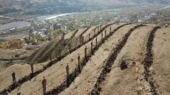 Elazığ'da jandarma ekipleri bir günde 8 bin 300 fidan dikti