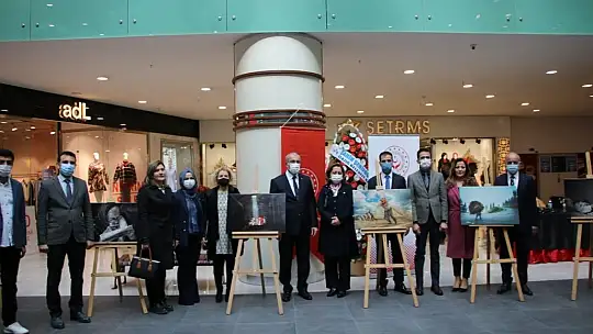 Elazığ'da 'kadın ve yaşam' konulu fotoğraf yarışması eserleri sergilendi