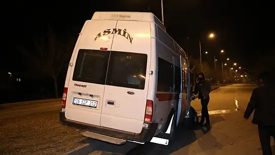 Elazığ'da minibüs ile otomobili çarpıştı: 5 yaralı