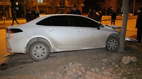 Elazığ'da minibüs ile otomobili çarpıştı: 5 yaralı