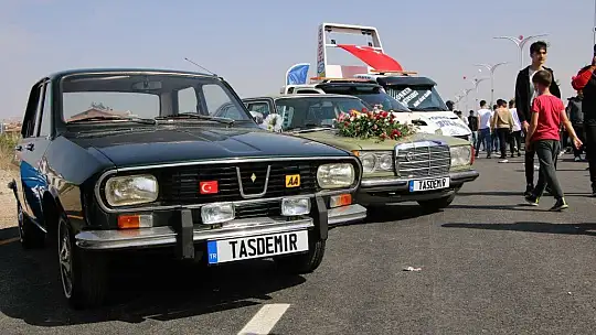 Elazığ'da 'Modifiyeli Araç ve Motosiklet Festivali' renkli görüntülere sahne oldu