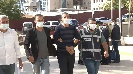Elazığ'da 4 saatte 3 aracı kundaklayan şüpheli, adliyeye sevk edildi