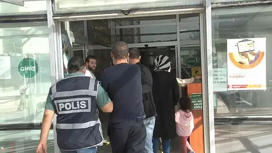 Elazığ'da 4 saatte 3 aracı kundaklayan şüpheli, adliyeye sevk edildi