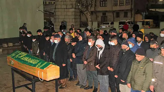 Elazığ'da 5 ay önce öldürülerek gömülen ve ardından cesedi bulunan muhtar, son yolculuğuna uğurlandı